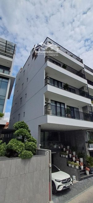 mặt phố nghi tàm view hồ tây biệt thự 7 tầng + hầm giá chào mới 75 tỷ