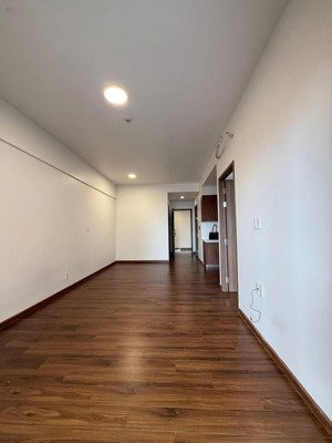 bán căn hộ sân vườn tầng 3 akari 2pn, 2wc và 36m2 vườn, giá 4,9 tỷ.