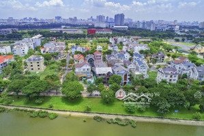 bán 8 căn nhà phố - biệt thự kdc sadeco ven sông q.7 dt: 7x18m, 13x18m giá 18 tỷ lh 