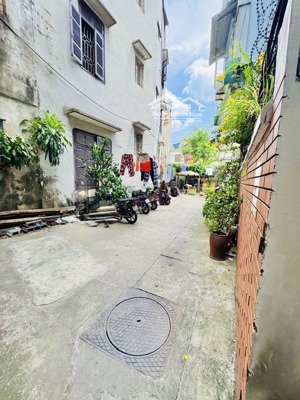 bán nr tại lò đúc, 7,8 tỷ, 39m2, 6pn, 4wc, 5t, mặt tiền 3.9m