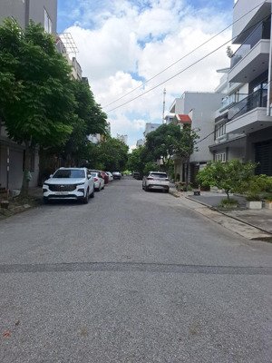 bán đất thổ cư đẹp lô 9 ,lê hồng phong diện tích: 60m² (ngang 4m x dài 15m) đường 15m (gồm vỉa hè)