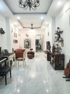 bán nhà hoa hậu láng hạ, đống đa 40m, 5 tầng, ngõ thông kinh doanh, ở đỉnh, giá 9 tỷ