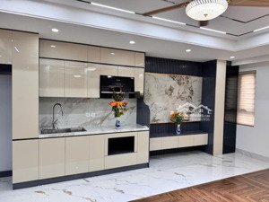 siêu phẩm đống đa nhà đẹp thịnh quang, 2 mặt ngõ, ô tô tránh, thang máy ở ngay giá hơn 16 tỷ