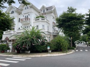 chuyển công tác bán nhanh căn góc 2 mặt tiền khu cityland garden hills, dt: 10,56 x 20m