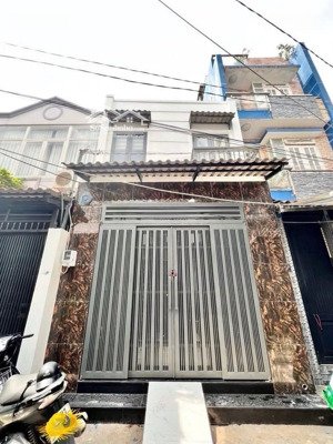 bán nhà gấp đường võ văn tần,p5 quận 10 gần ga sài gòn shr