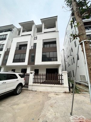 cho thuê nhà kđt mỗ lao, nguyễn văn lộc, hà đông, hn. dt 120m, 5 tầng, có thang máy. giá 55tr