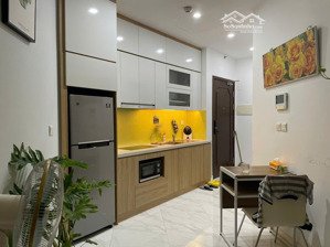 cho thuê mặt bằng tầng 1 mặt phố nghĩa tân dt 60m2 , mt 5m giá 8tr/1 tháng