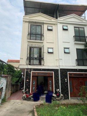 nhà không có gì để khoe chỉ khoe vị trí, ai thích vị trí đẹp thì bơi vào đây