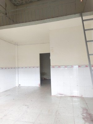 cho thuê nhà dạng (kiot) 40m+10m gác tân bình dĩ an gần vòng xoay an phú 2tr5/1th