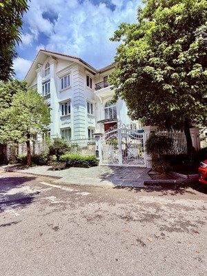 siêu vip biệt thự làng việt kiều châu âu - mộ lao - 46tỷ có ngay 200m2 + có hầm - hoàn thiện đẹp