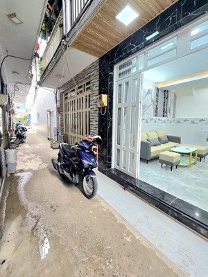 nhà đẹp - 1 lầu, mới hoàn thiện - kế quận 7