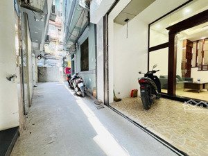 ngõ 23 thịnh hào 2 đống đa nhà dân xây ô chờ thang máy nội thất xịn 47m x7 tầng mt 4,3m giá 11,8tỷ