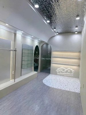 mặt phố nguyễn trãi hiếm nhà bán, trục chính kinh doanh sầm uất vỉa hè 7m. chủ ở có lộc