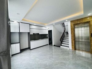 bán nhà mới tinh cầu giấy 7 tầng thang máy full nội thất xịn sò - 35m2 - nhỉnh 10 tỷ