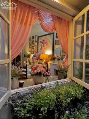 Bán nhà Nguyễn Công Trứ - Cafe Chill - 90m2 - MT 12m - 1 nhà ra Phố