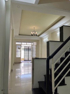 chính chủ nhà hẻm 1 sẹc xe hơi vào nhà lê đức thọ, p17, gò vấp. dt 3.5 x 20m. giá 5.5 tỷ