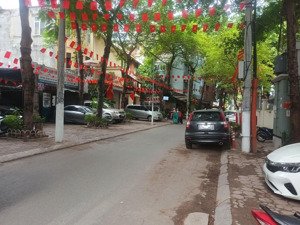 phố ba đình - đội cấn - giang văn minh. 100m2. xây 5 tầng kinh doanh. ô tô tránh. giá 42 tỷ