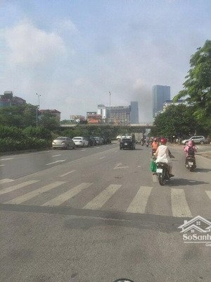 bán nhà 2 thoáng mp ngã 3 mp văn cao - hoàng hoa thám 45m2 5 t giá 17,7 tỷ kd vô địch