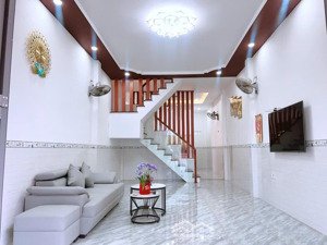 bán nhà tái định cư đất lành cách phong châu 15m