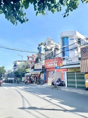 nhà mặt tiền đường trương thị hoa 5 tầng có thang máy, 4,3x17 sát bên gò vấp.