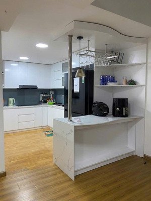 cho thuê căn hộ gác lửng sky garden 1 , phú mỹ hưng , phạm văn nghị , quận 7