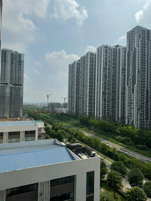 ch studio toà s401, dt 32m, nội thất cb , hướng tây nam, sẵn sổ, view trường học, giá 2,9x tỷ