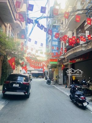 phân lô, ô tô tránh, vào nhà, vỉa hè 2 bên, hoàng ngân 52m*6t*giá 26tỷ, kd buôn bán sầm uất, ở vip.