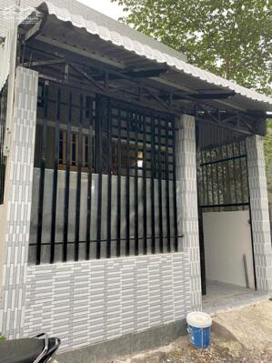 Nhà dành cho hộ gia đình gần chợ Cầu Ván