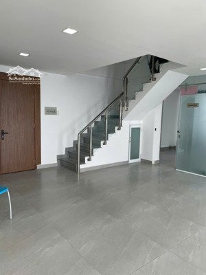 bán căn hộ cc shophouse carillon 7, dt 178m2 2pn 3wc 1 trệt, 1 lầu giá 9 tỷ sổ hồng. lh 