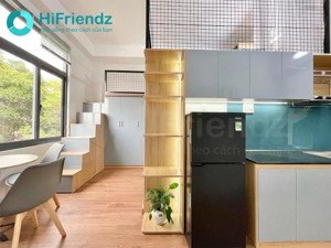 cho thuê căn duplex đầy đủ nội thất cao cấp, có cửa sổ trời thoáng mát, được nuôi pet