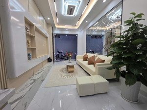 chính chủ bán nhà đại la,gần phố,nhà đẹp ở luôn,dt 30m ,giá 7.15 tỷ