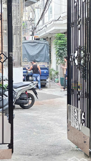 trung tâm phúc đồng - ô tô đỗ cửa 56m2 - 4 phòng ngủ rộng - tc 8tỷ dân xây kiên cố chắc chắn