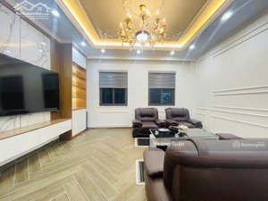 phương canh chỉ 6,7 tỷ, 45 m2, 5 tầng thang máy, ô tô 10m sẵn full nội thất xịn sò