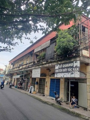 bán lô nhà đất 2 mặt tiền đường dãy nhà trọ thu nhập 30 tr/tháng gần 2 kcn lớn khu dân sầm uất