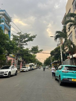 bán căn nhà cấp 4 mặt tiền đường nhánh dương quảng hàm, p5 -(5mx18m) - giá 9tỷ5 tl