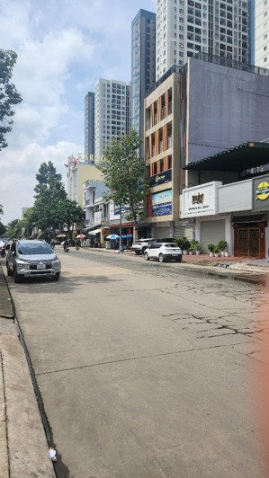 bán nhà mặt phố tại đường n2, dĩ an, bình dương, 5,98 tỷ, 125m2 giá ưu đãi