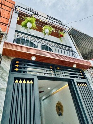 bán nhà 2 tầng ngay nguyễn trãi, p2, quận 5 48m2(4*12m) hẻm 7m, sổ sẵn công chứng
