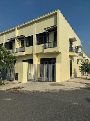 chính chủ gửi bán gấp căn 1 trệt 1 lầu giá 1tỷ6 trong kcn phước đông - sổ riêng lâu dài