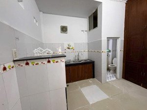 bán căn góc 2mt huỳnh văn nghệ giá hơn 5tỷ kinh doanh buôn bán đa ngành nghề