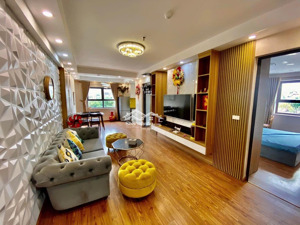 bán căn góc 70m2 đã sổ chung cư hoàng gia bắc ninh