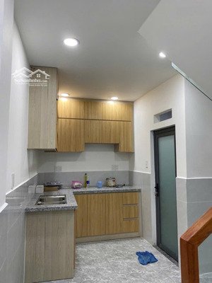 nhà nhỏ hẻm thông 2pn 2wc đầy đủ công năng 3tỷ550 gần tân bình