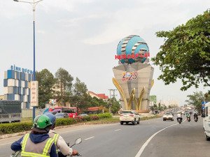 bán gấp nền đất thổ cư 56,7m2 (ngang 5m), đường xe hơi, gần đê bao sông sài gòn