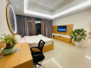 cho thuê ch 2pn azura, 2wc dt 108m2, view sông hàn trung tâm tp đn, giá tốt 35 tr/tháng lh ms linh