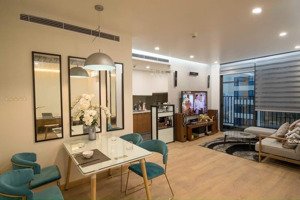 bán gấp căn hộ 2pn đẹp xuất sắc tại 6th element, 120 triệu / m2, 83 m2