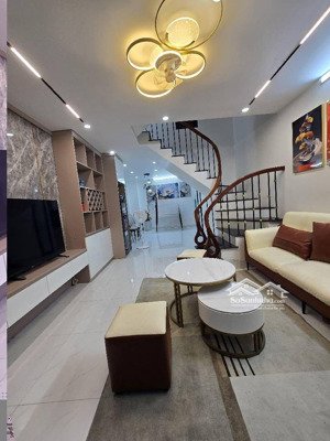 nhà đẹp hoàng hoa thám - cống vị - ba đình - 45m - 4 ngủ - giá 8.1 tỷ, có thương lượng