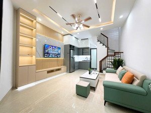 trung tâm hai bà trưng sát mặt phố full nội thất 4.85 tỷ