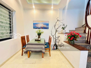 bán nhà hoàng hoa thám ba đình, kinh doanh, lô góc thoáng trước và sau, ba gác đỗ cửa, 40m2*5t.