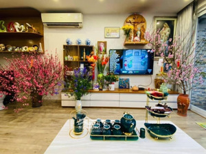 chính chủ bán chcc tại phú gia - 3n2w - giá 8,6 tỷ - dt 102,2m2 - full nội thất cao cấp - sổ đỏ gd