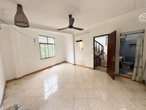 nhà phố kim mã - ba đình - 32m2 - 5 tầng - 3 ngủ - giá 7.3 tỷ - có thương lượng.