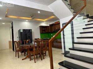 CHO THUÊ NHÀ 3 TẦNG 2 MẶT TIỀN MAI CHÍ THỌ - 5PN FULL NỘI THẤT • Diện tích 120m2. Có nhận khách nước ngoài, TQ Giá thuê: 25 triệu/tháng Liên hệ: 0935.394.943